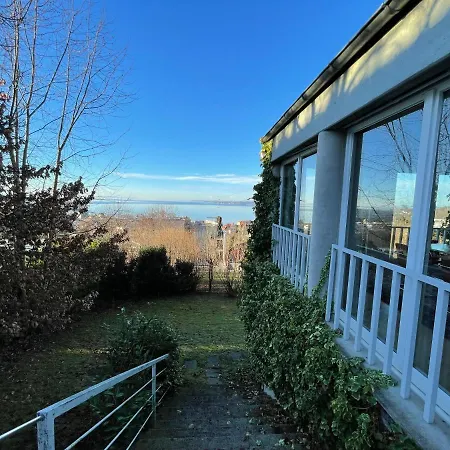 Mit Traumhaftem Blick Uber Den Bodensee 布雷根茨